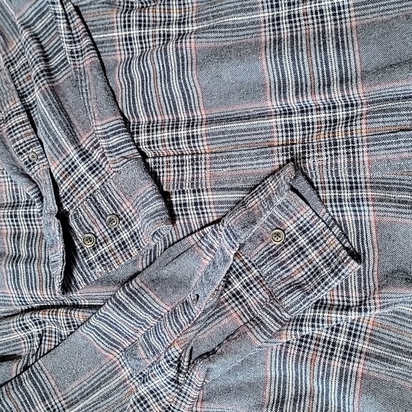 Eddie Bauer Buttondown - Picture 3 of 5